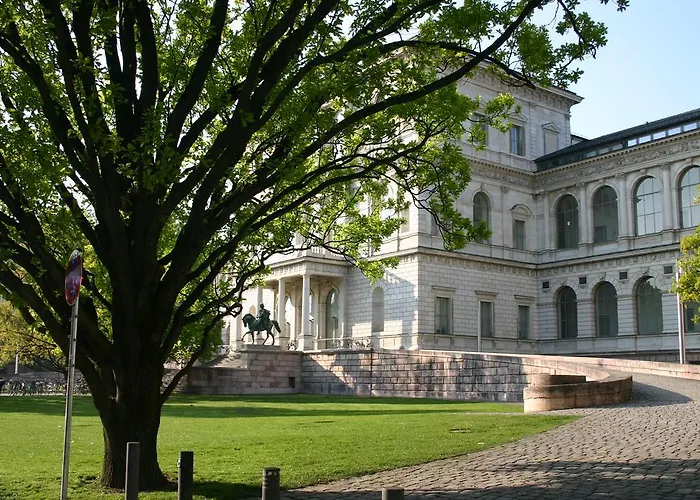 Hauser An Der Universitaet Hotel