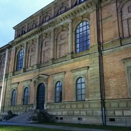 Hauser An Der Universitaet Hotel